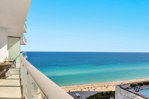 Property grounds - Hollywood Beach Retreat | Oceanview Resort (Hollywood)