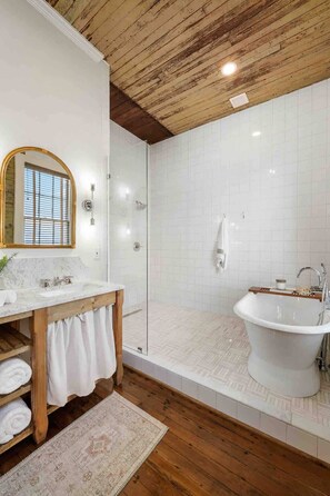 Shower, hair dryer, shampoo - As Seen On "Restoring Galveston": Rustic Luxury (Galveston)