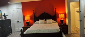 Cozy efficiency in serene Pewee Valley