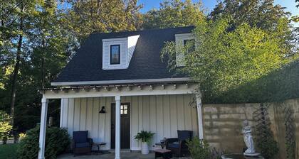 Cozy efficiency in serene Pewee Valley