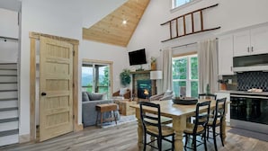 Unclassified image, 4 of 42, button - Yona Lodge - 4br Mountain Lodge, Hottub, Golf (Townsend)