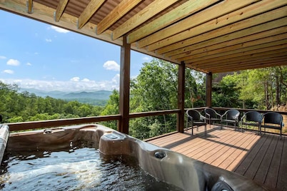 Yona Lodge - 4br Mountain Lodge, Hottub, Golf