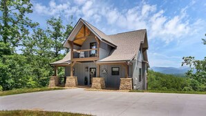 Unclassified image, 5 of 42, button - Yona Lodge - 4br Mountain Lodge, Hottub, Golf (Townsend)