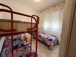 Appartement, 2 chambres, balcon, vue jardin