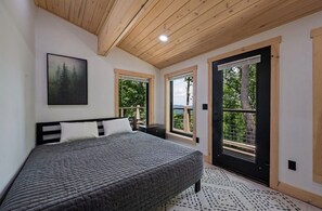 5 bedrooms, free WiFi, bed sheets - Private Mountain Lodge - Glow Pool + Mountain Views + Game Rooms (Sevierville)