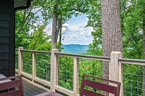 Terrace/patio - Private Mountain Lodge - Glow Pool + Mountain Views + Game Rooms (Sevierville)
