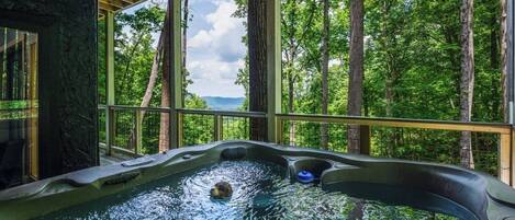 Tina de hidromasaje al aire libre