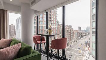Apartment, City View | Living area