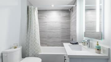 Appartement, vue sur la ville | Salle de bain