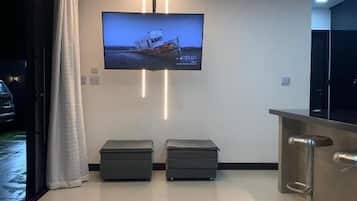 Nhà, quang cảnh hồ bơi | Nội thất