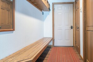 Interior - Spacious 2 Bedroom Condo Steps to Downtown (Telluride)