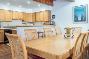 Dining - Spacious 2 Bedroom Condo Steps to Downtown (Telluride)