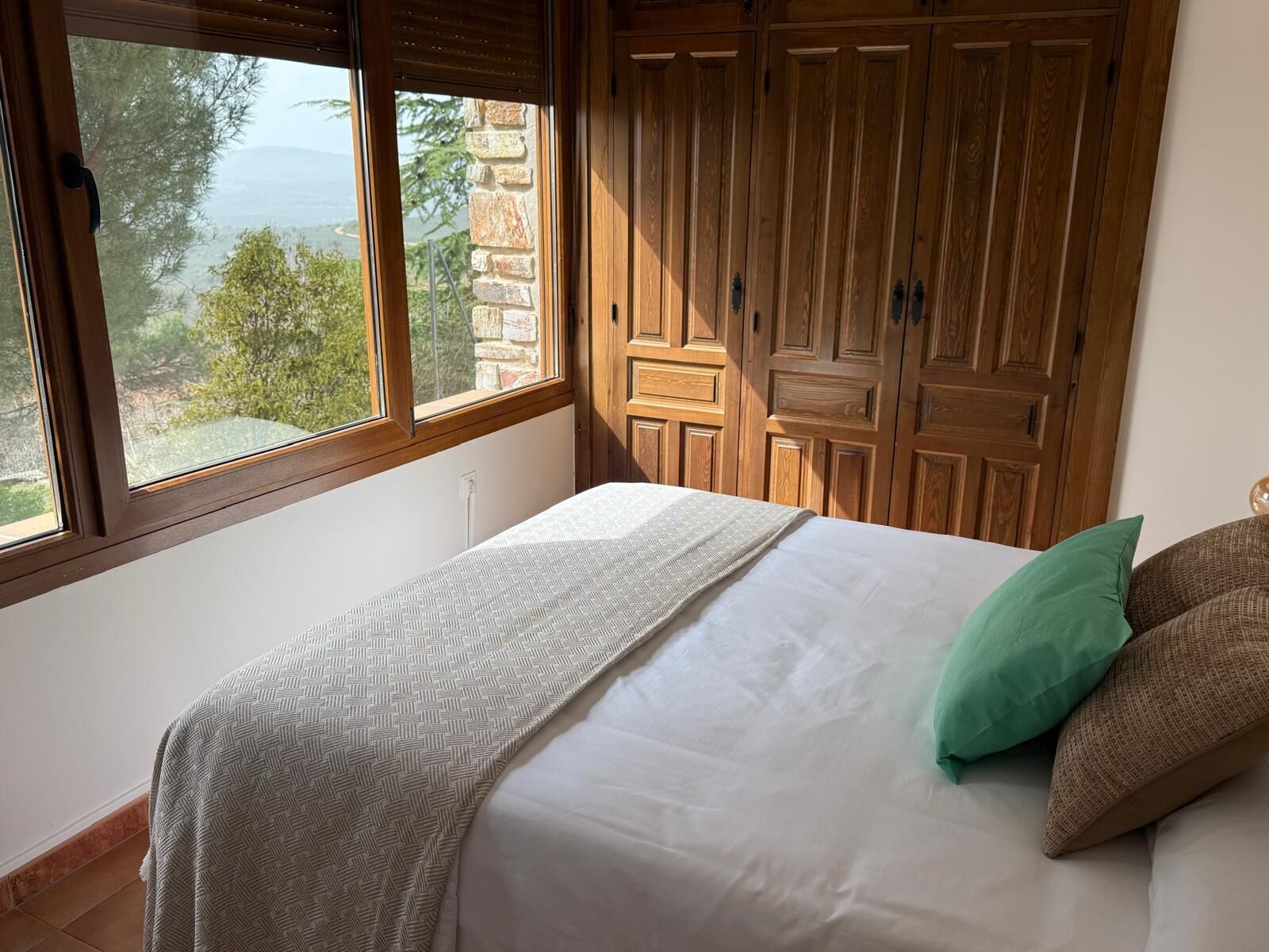 2 quartos, ferros/tábuas de passar roupa, Wi-Fi, roupa de cama
