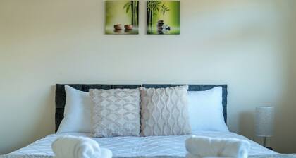 Redhill Surrey Holiday Home with Easy London Access