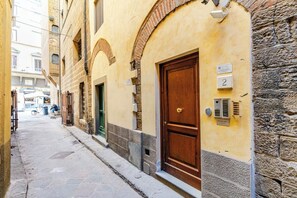 Exterior detail - Bright loft with elevator in the historic center of Florence (Firenze)