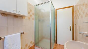 Superior Apartment, City View | Bathroom