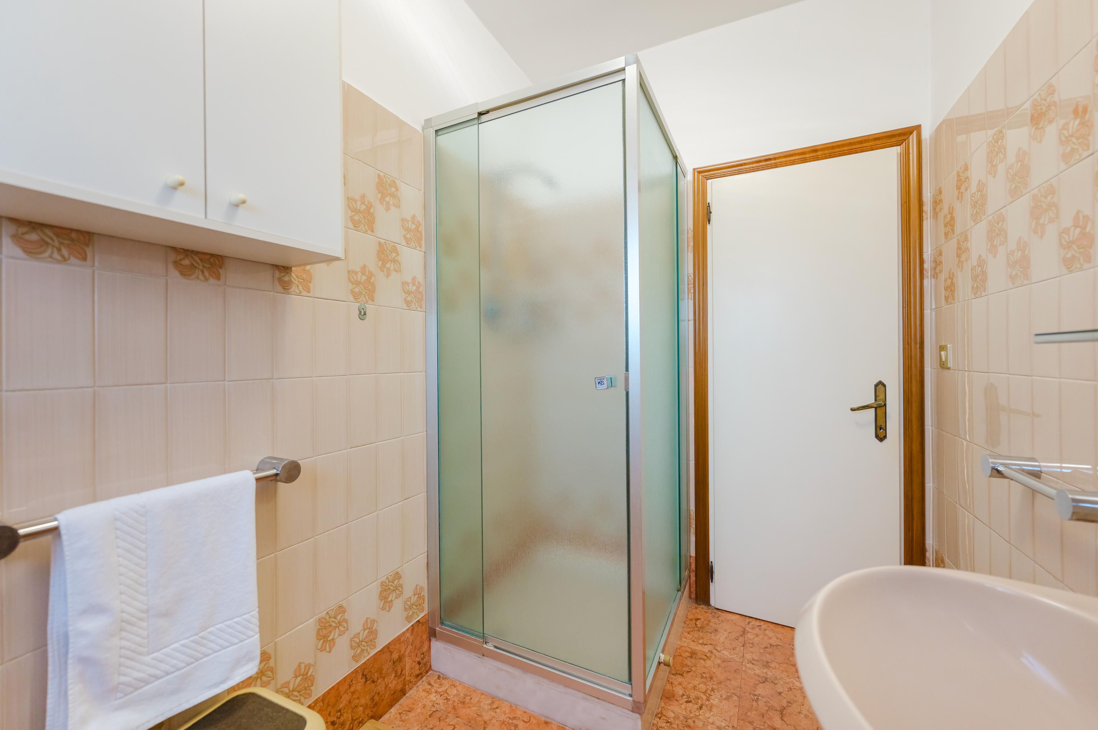 Superior Apartment, City View | Bathroom | Free toiletries, hair dryer, towels, toilet paper