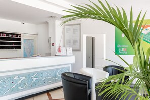 Mobile Home | Reception - Mobile Home in Rabac With Shared Pool (Labin)