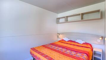 Mobile Home | 2 bedrooms, individually furnished