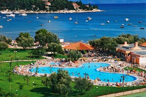 Mobile Home | Pool | Outdoor pool - Mobile Home in Rabac With Shared Pool (Labin)
