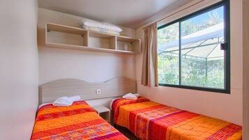 Mobile Home | 2 bedrooms, individually furnished