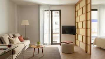 Apartment, 1 Bedroom, City View | Living area