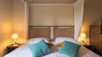 City Apartment, 2 Bedrooms, City View | Free WiFi, bed sheets