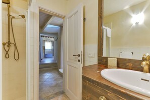 Apartment, 1 Bedroom | Bathroom - Agriresort Galenzana (Campo nell'Elba)