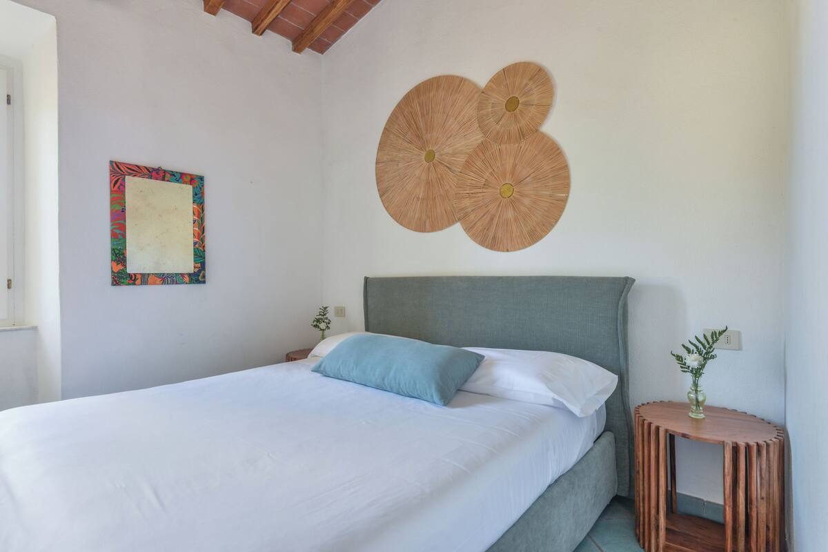 City Apartment, 1 Bedroom, City View | Free WiFi, bed sheets