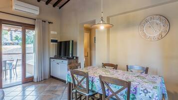 Condo, 2 chambres | Restauration