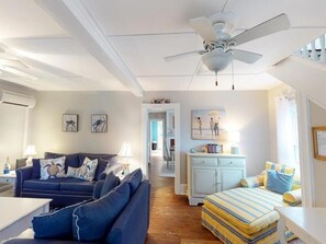 TV - Charming House Near the Beach | Porch, Deck & BBQ (Bethany Beach)