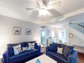 TV - Charming House Near the Beach | Porch, Deck & BBQ (Bethany Beach)