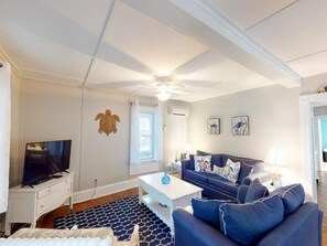 TV - Charming House Near the Beach | Porch, Deck & BBQ (Bethany Beach)