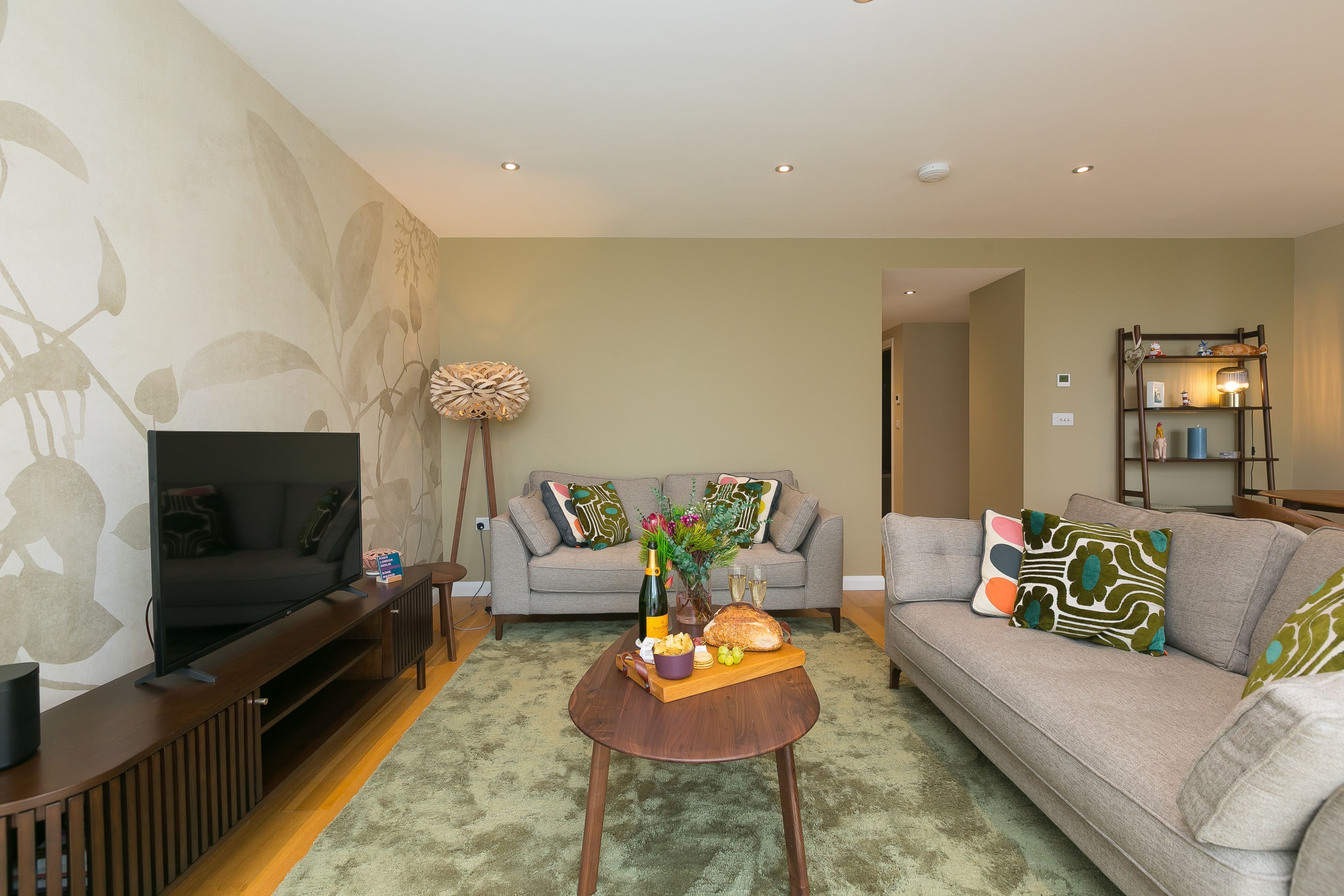 Karolva, St Ives - Ground Floor Apartment  On -Site Parking - St Ives