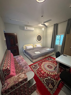 1 habitación, tabla de planchar con plancha y wifi