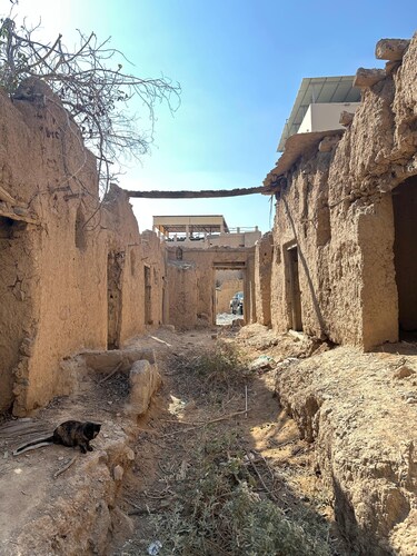 Cozy 1-bedroom bed & breakfast in delightful Wilayat Al Hamra with AC