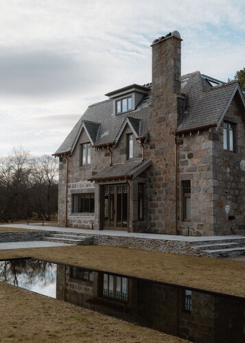 Faunoran - A designer house neighbour to Balmoral Castle