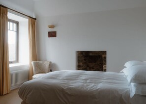 5 bedrooms, iron/ironing board, travel cot, WiFi