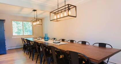 Peaceful Farmhouse Retreat | Hot Tub | Sleeps 15