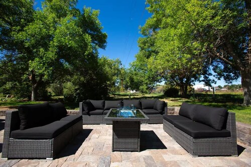Peaceful Farmhouse Retreat - Hot Tub - Sleeps 15