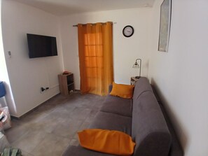 Living area - Vrbo Property (3 ilets)