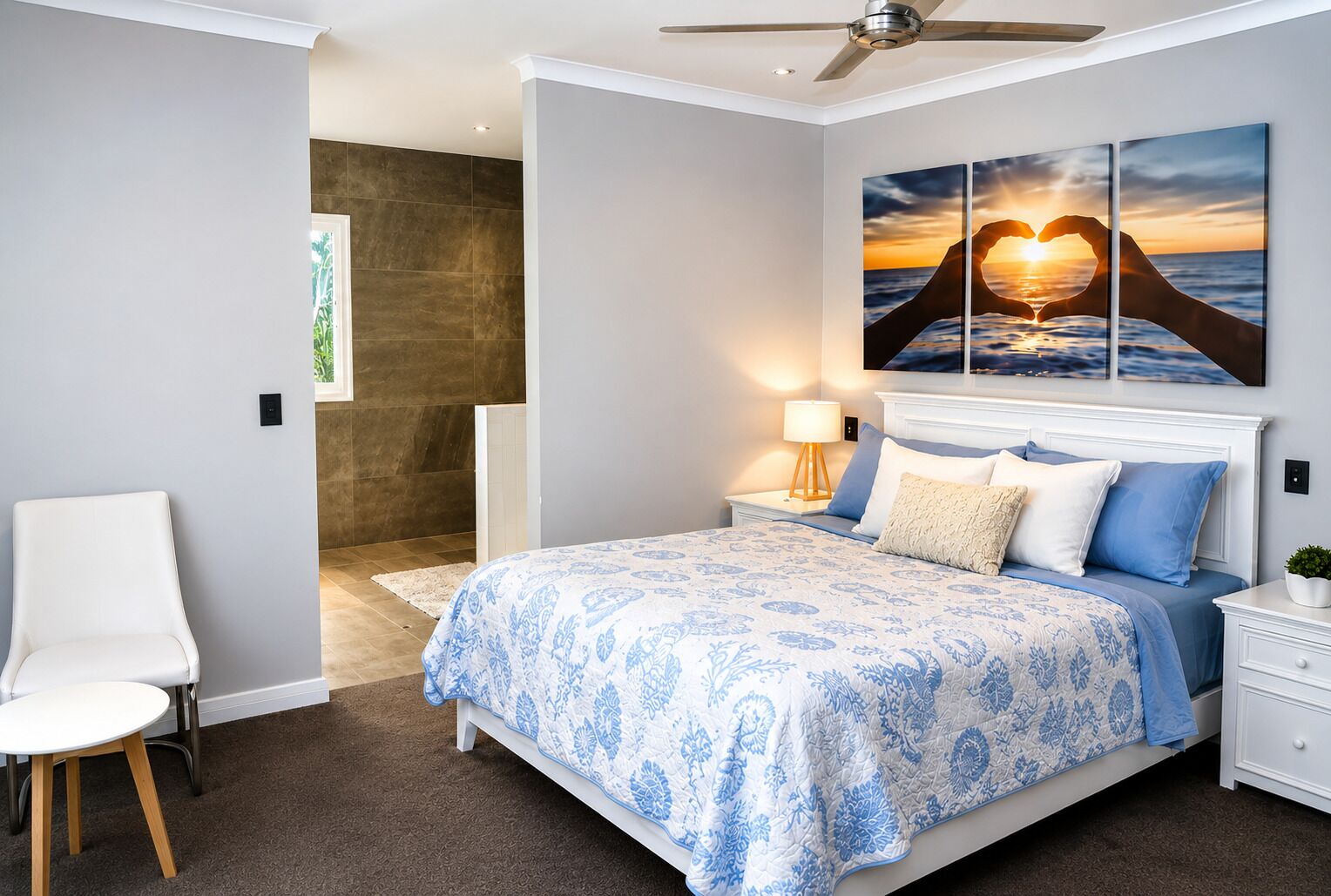 5 bedrooms, desk, iron/ironing board, travel crib