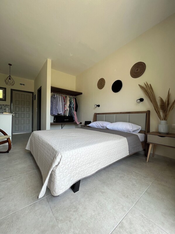 Standard Studio, Balcony, Garden View