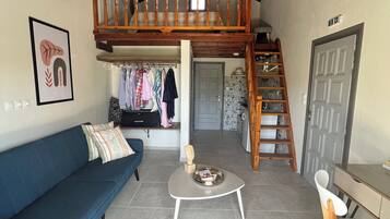 Studio Standard, balcon, vue jardin | Coin séjour