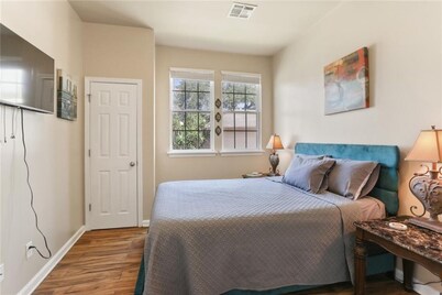 3-bedroom house in delightful New Orleans with central cool AC