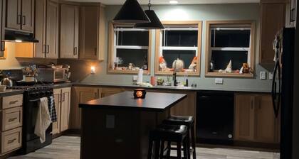 3-bedroom house in lovely Duanesburg with AC and charm