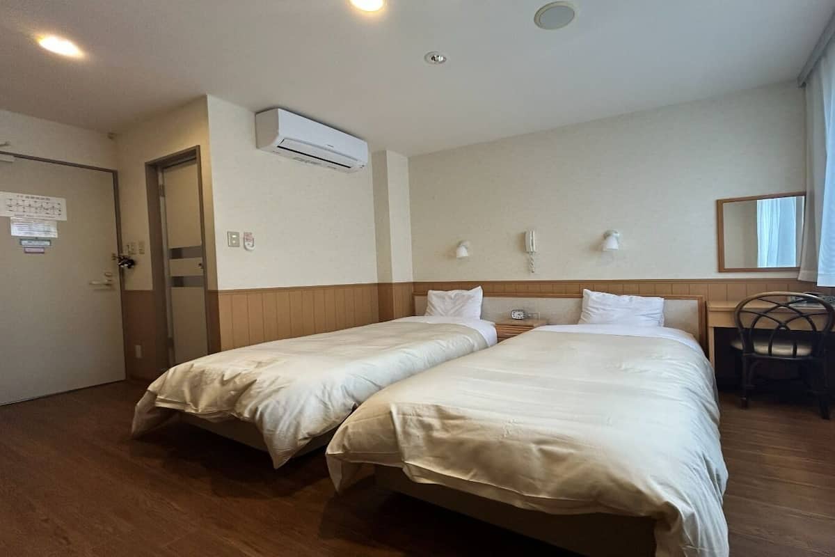 Couette en duvet d'oie, rideaux occultants, Wi-Fi gratuit, draps fournis