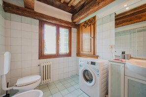 Shower, free toiletries, hair dryer, towels - Castellana Home 221- Free Parking (Mestre)