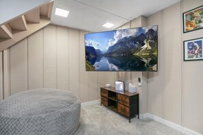 4 habitaciones, tabla de planchar con plancha, wifi y ropa de cama 