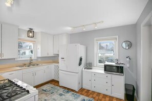 Private kitchen - The Irish Cottage on McKinley (South Bend)